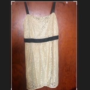 Forever 21 gold lace dress size M